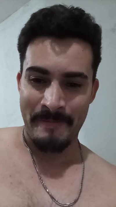 Leo_dot25 live cam on Cam4