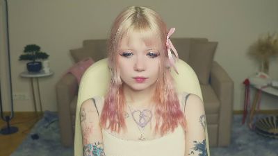 LeolaDupaty live female webcam from Norway