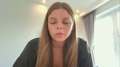 LeomaLautieri live cam on Cam4