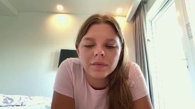 LeomaLautieri live cam on Cam4