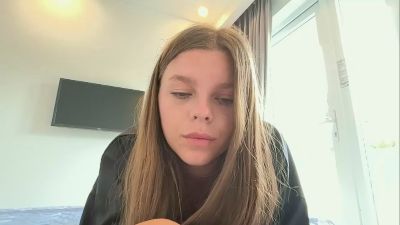 LeomaLautieri live cam on Cam4