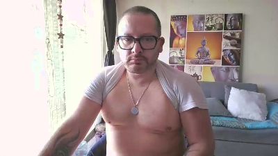 LeonInde live cam on Cam4