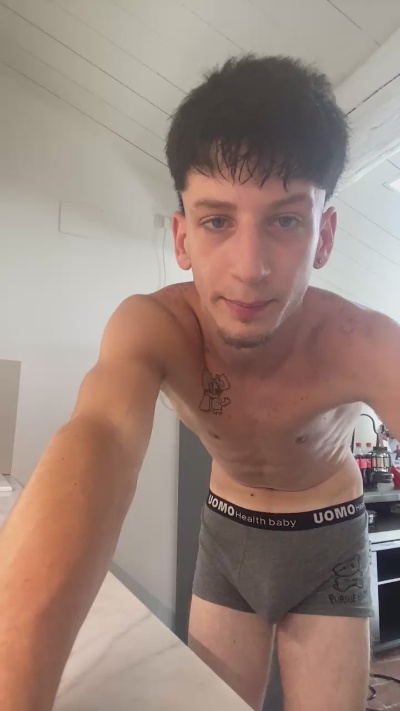 Leonardo250606 live cam on Cam4