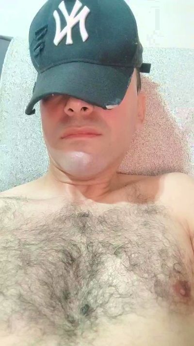 Leonardosantos1 live cam on Cam4