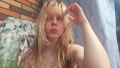 LeonidaMunguia live cam on Cam4