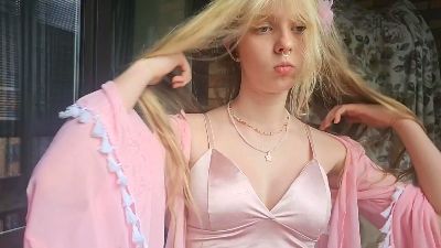 LeonidaMunguia live cam on Cam4