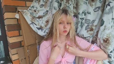 LeonidaMunguia live cam on Cam4