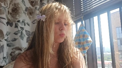 LeonidaMunguia live cam on Cam4