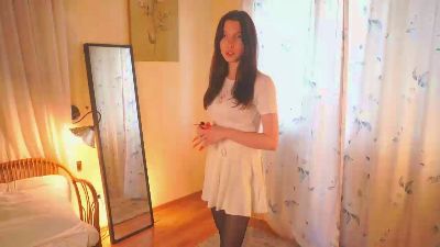 LeonidaYilma live cam on Cam4