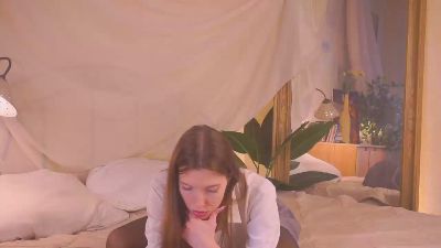 LeonidaYilma live cam on Cam4