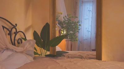 LeonidaYilma live cam on Cam4