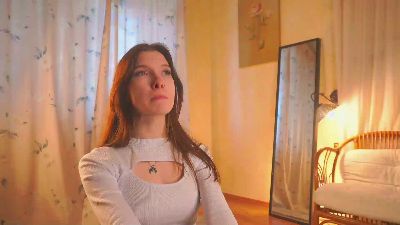 LeonidaYilma live cam on Cam4