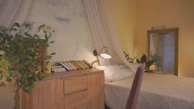 LeonidaYilma live cam on Cam4