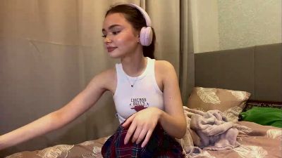 LeonilaAyo live cam on Cam4