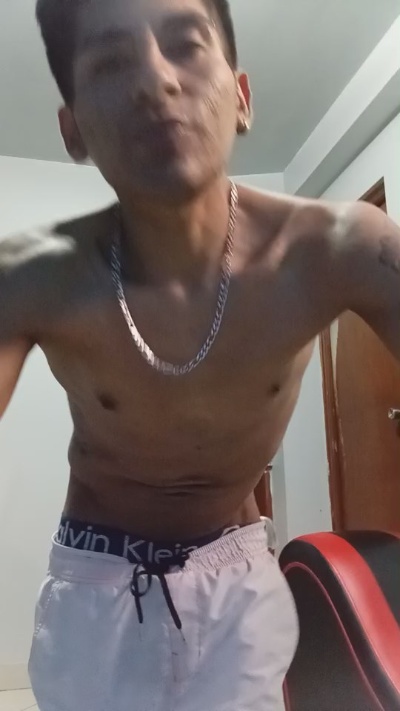 Leonroots live cam on Cam4