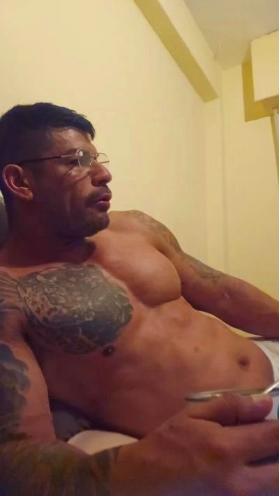 Leonsalvajexxx live cam on Cam4