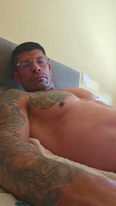 Leonsalvajexxx live cam on Cam4