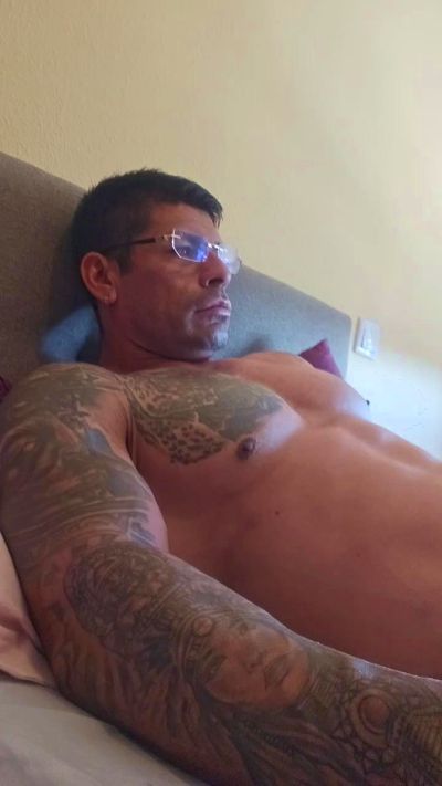 Leonsalvajexxx live cam on Cam4