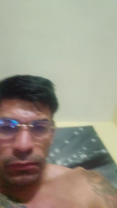Leonsalvajexxx live cam on Cam4