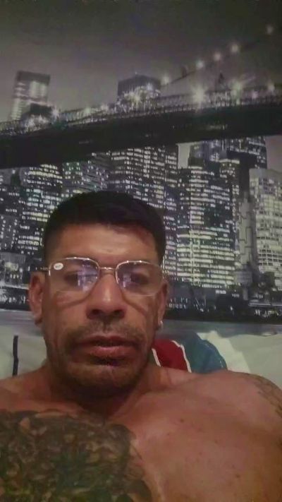 Leonsalvajexxx live cam on Cam4