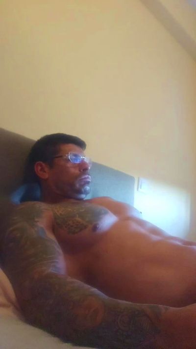Leonsalvajexxx live cam on Cam4