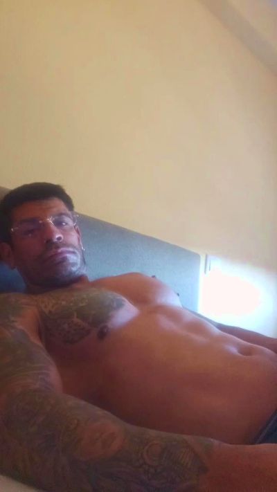 Leonsalvajexxx live cam on Cam4