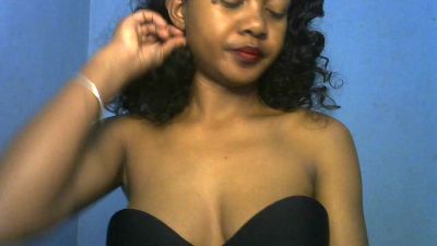 Leonynda_1 live cam on Cam4
