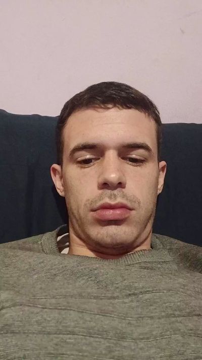 Leoo2277 live cam on Cam4
