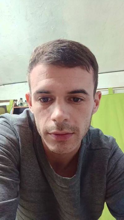 Leoo2277 live cam on Cam4