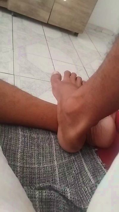 Leozinho188 live cam on Cam4