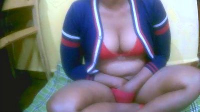 Lesly003 live cam on Cam4