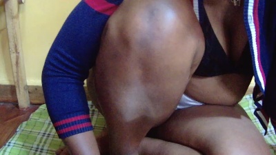 Lesly003 live cam on Cam4