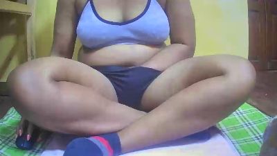 Lesly003 live cam on Cam4