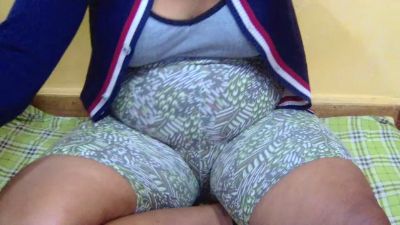 Lesly003 live cam on Cam4
