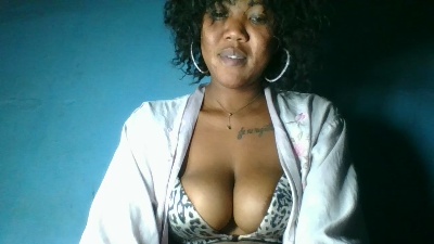 Letitia95 live cam on Cam4