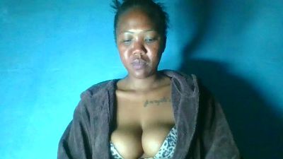 Letitia95 live cam on Cam4