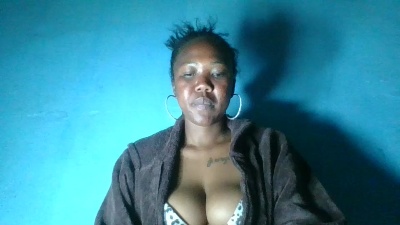 Letitia95 live cam on Cam4