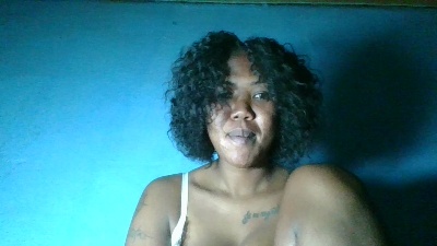 Letitia95 live cam on Cam4