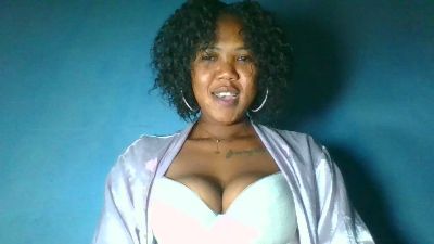 Letitia95 live cam on Cam4