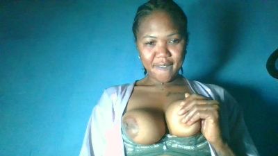 Letitia95 live cam on Cam4