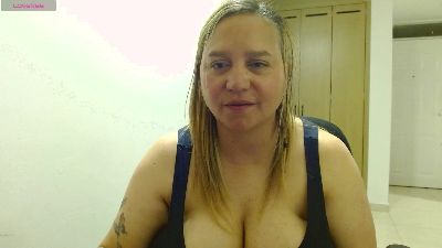LetsGo_Zarcley live cam on Cam4