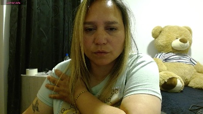 LetsGo_Zarcley live cam on Cam4