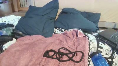 Letsplayhard93 live cam on Cam4