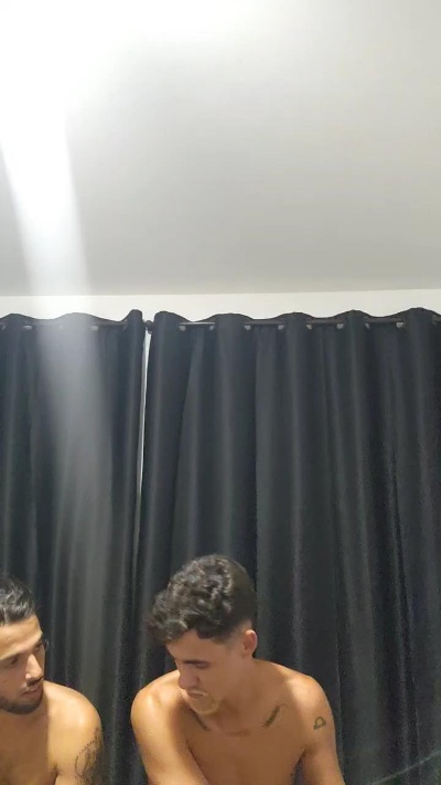 Levi_Henrique live cam on Cam4