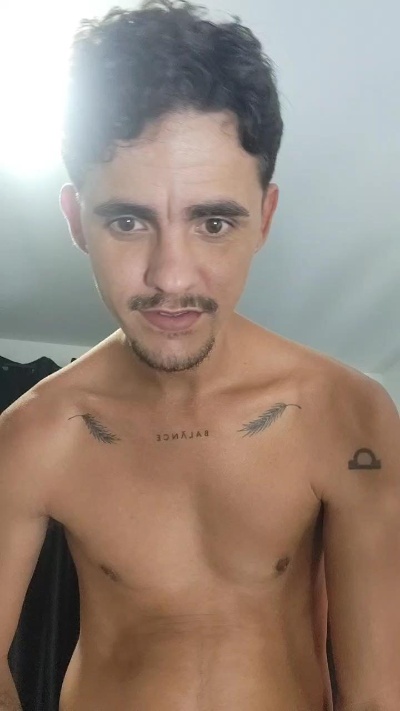 Levi_Henrique live cam on Cam4