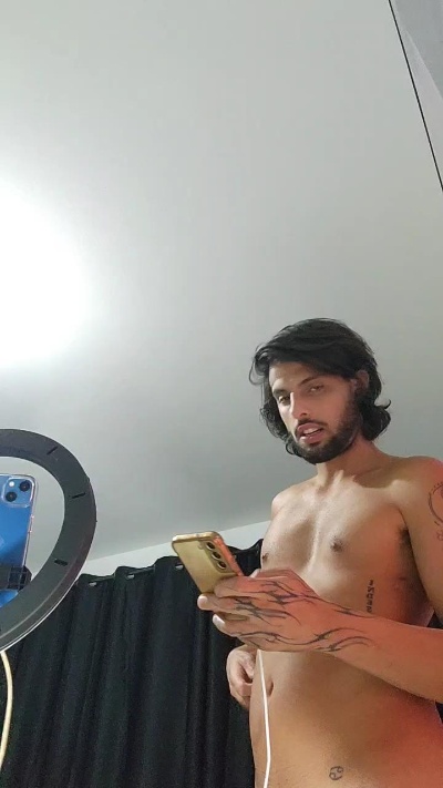 Levi_Henrique live cam on Cam4