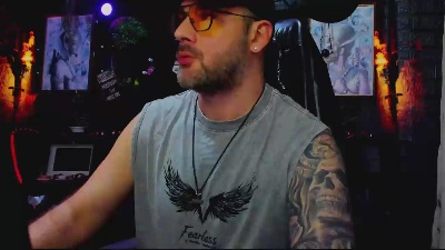 LexHardy live cam on Cam4