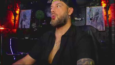 LexHardy live cam on Cam4