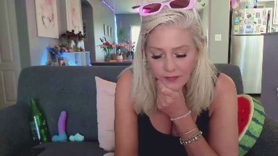 Lexi_shocker live cam on Cam4