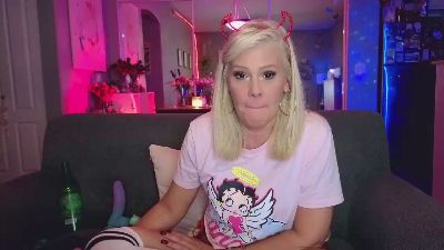 Lexi_shocker live cam on Cam4